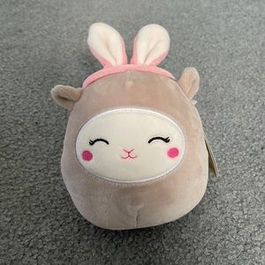 sophie the lamb squishmallow